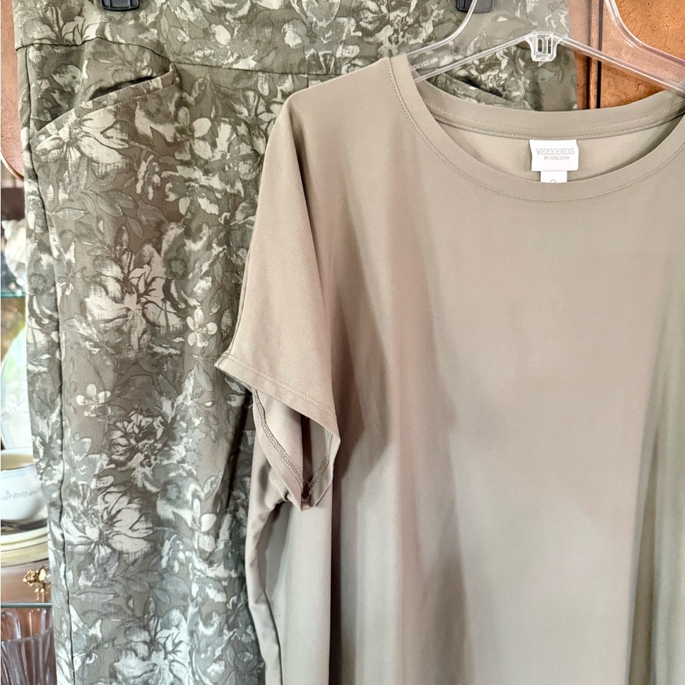 Chico's Olive Weekends Top Size 2 and Floral Print Bottom Size 2.5 Set
